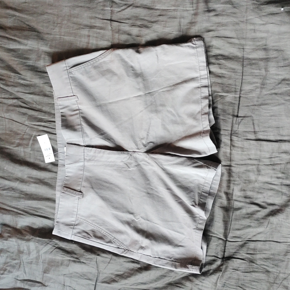 Shorts - Picture 2 of 6